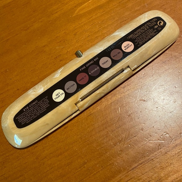 Marc Jacobs Eye-Conic Eye Palette Fine Grind - Picture 12 of 16